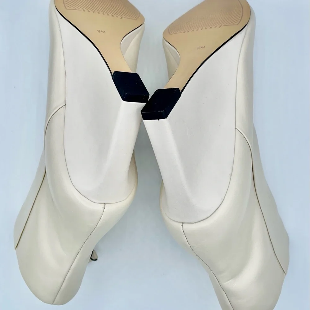 BN Sanctuary Cream Pacer Wedges Boots Size 9M